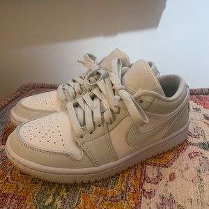 Jordan 1 Low Spruce Aura W